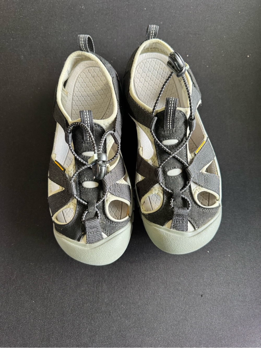 Keen Men's Closed-Toe Outdoor Sandals in Black and Light Green